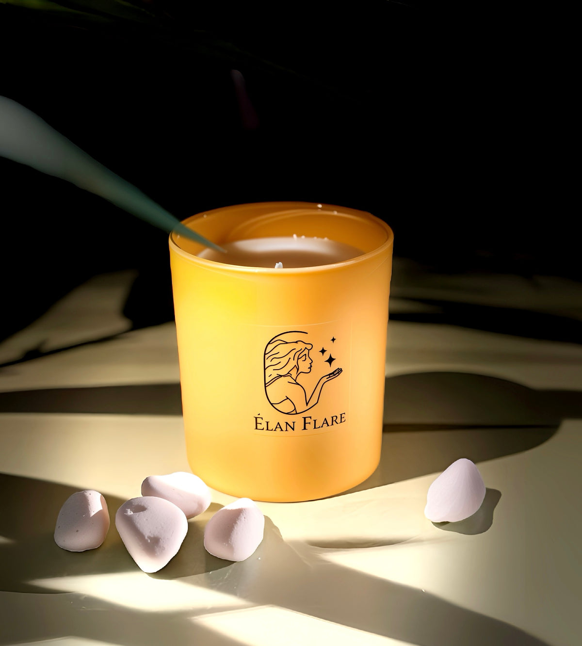 Élan Flare Premium Aromatic Candle – 300ml GOLD jar