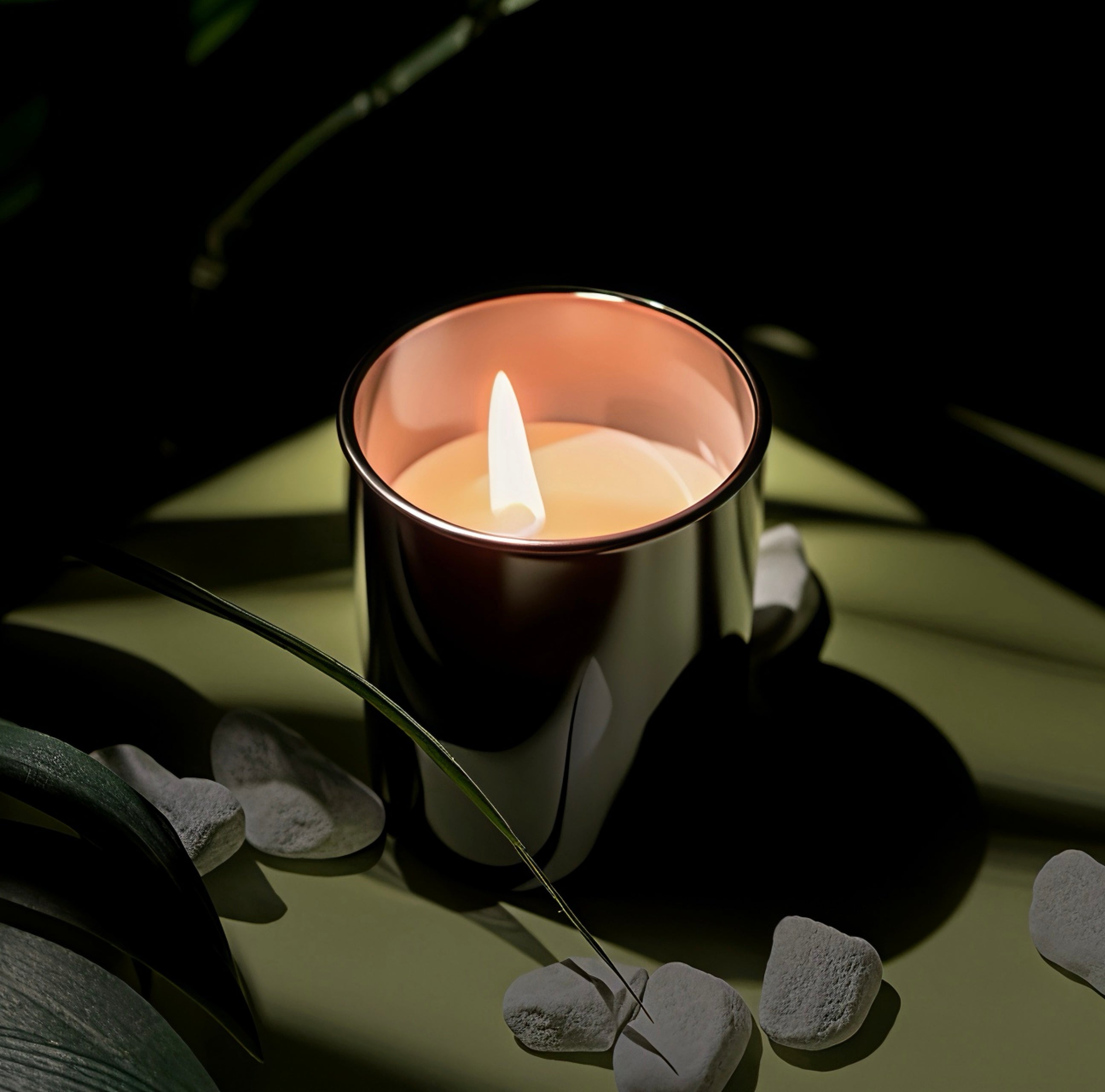 Élan Flare Premium Aromatic Candle – 300ml GOLD jar